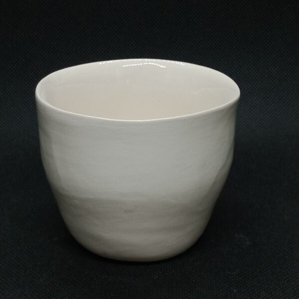Tasse expresso en faïence blanche